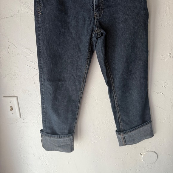 Angels Jeans Y2k Button Pockets Mid Rise Dark Wash Cuffed Capri Jeans Size 10 - Picture 6 of 9
